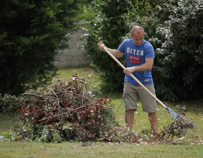 🍃Le brûlage des déchets verts à l'air libre est INTERDIT !