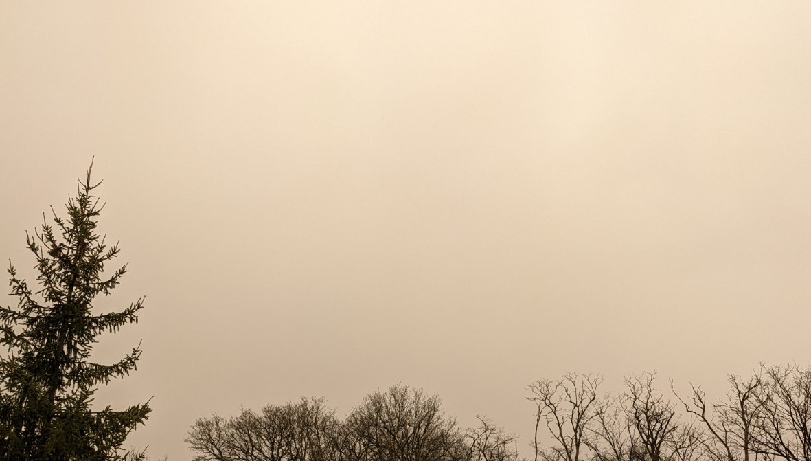 Une tempête de poussières sahariennes entraîne un pic de particules fines PM₁₀ dans notre région